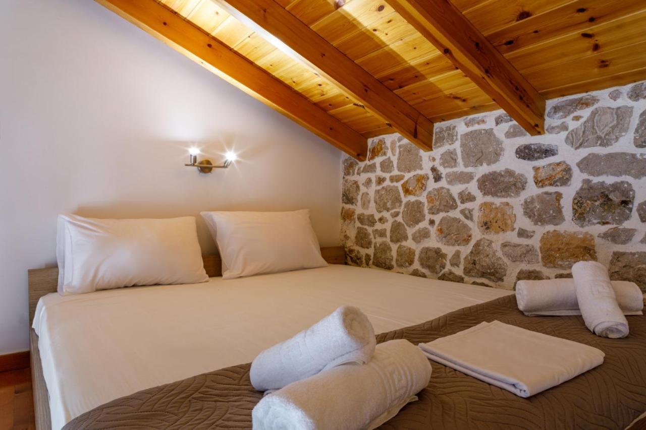 Adrian's Luxury 1 Ferienhaus Drepano (Argolis)